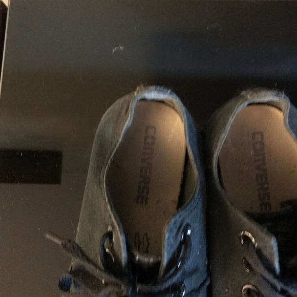 Woman's Converse Shoes😊😎 - Picture 3 of 6